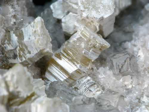 FIGURE 4. Weloganite Article illustration