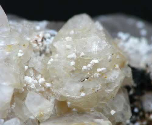 FIGURE 5. Crystals of white goyazite Article illustration