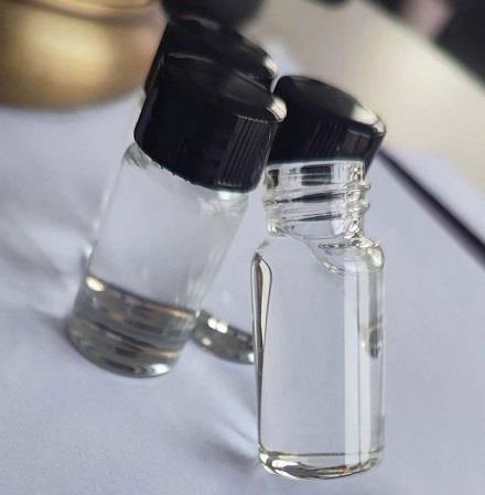 邻甲氧基苯酚.jpg 邻甲氧基苯酚.jpg