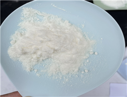 1-[2-Chloro-4-(4-chlorophenoxy)phenyl]ethan-1-one