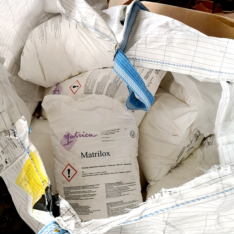 壬二酸；杜鹃花酸