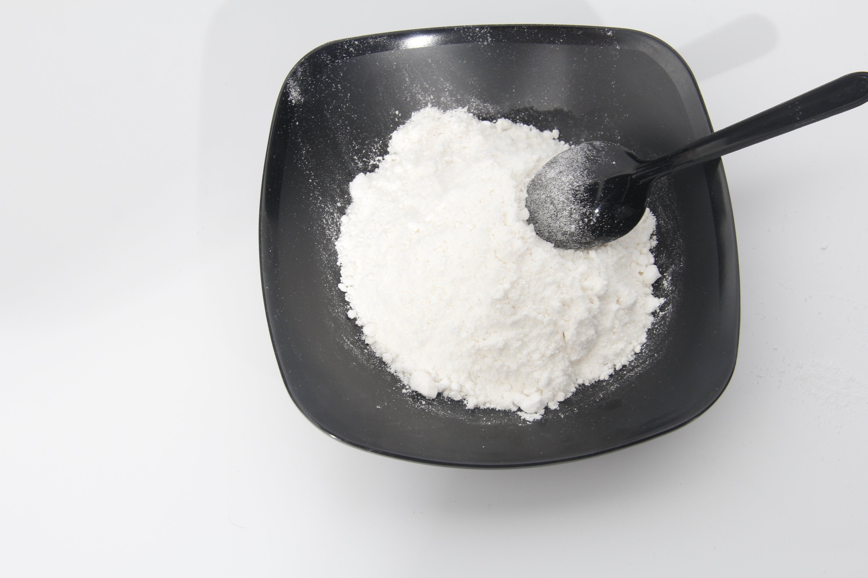 2-(benzylideneamino)-2-methylpropan-1-ol