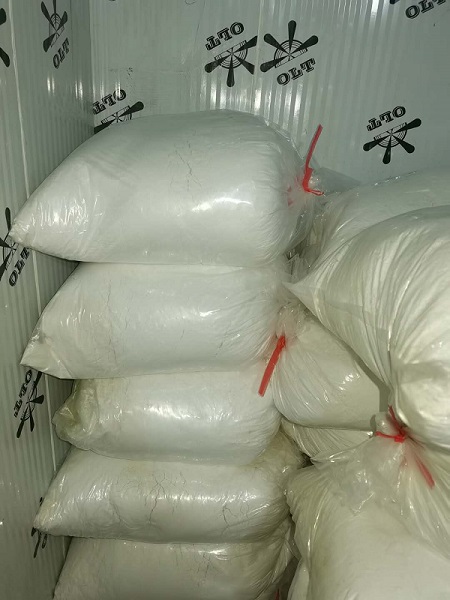 癸酸2-(4-苄氧基苯基)乙酯