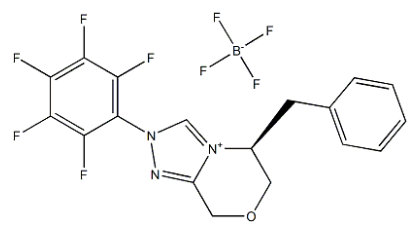 (S)-5-苄基-2-(全氟苯基)-2,5,6,8-四氢-[1,2,4]三唑并[3,4-c][1,4]恶嗪-4-鎓四氟硼酸盐
