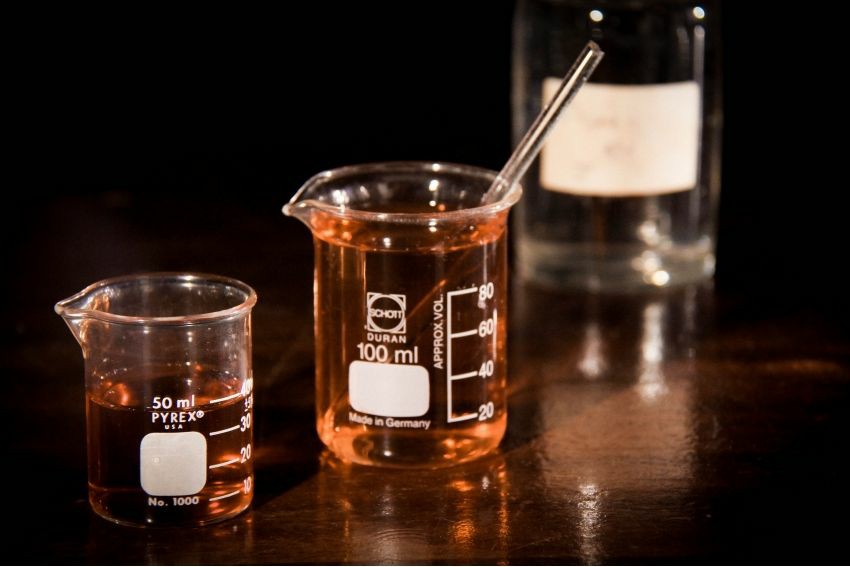 4-(N-马来酰亚胺基甲基)环己烷-1-甲酸3-磺基-N-羟基琥珀酰亚胺酯钠盐