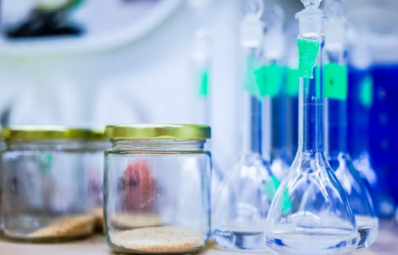 1,3-二甲基-8-硝基-1H-嘌呤2,6(3H,