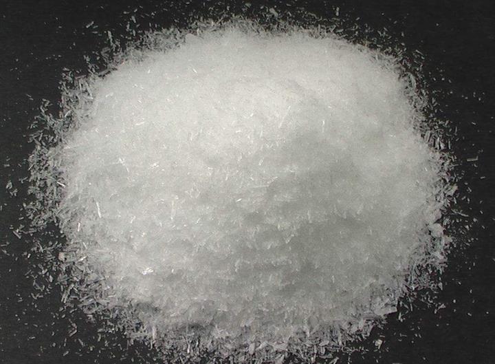 6-(4-氨基-2,6-二氯苯氧基)-4-异丙基哒嗪-3(2H)-酮