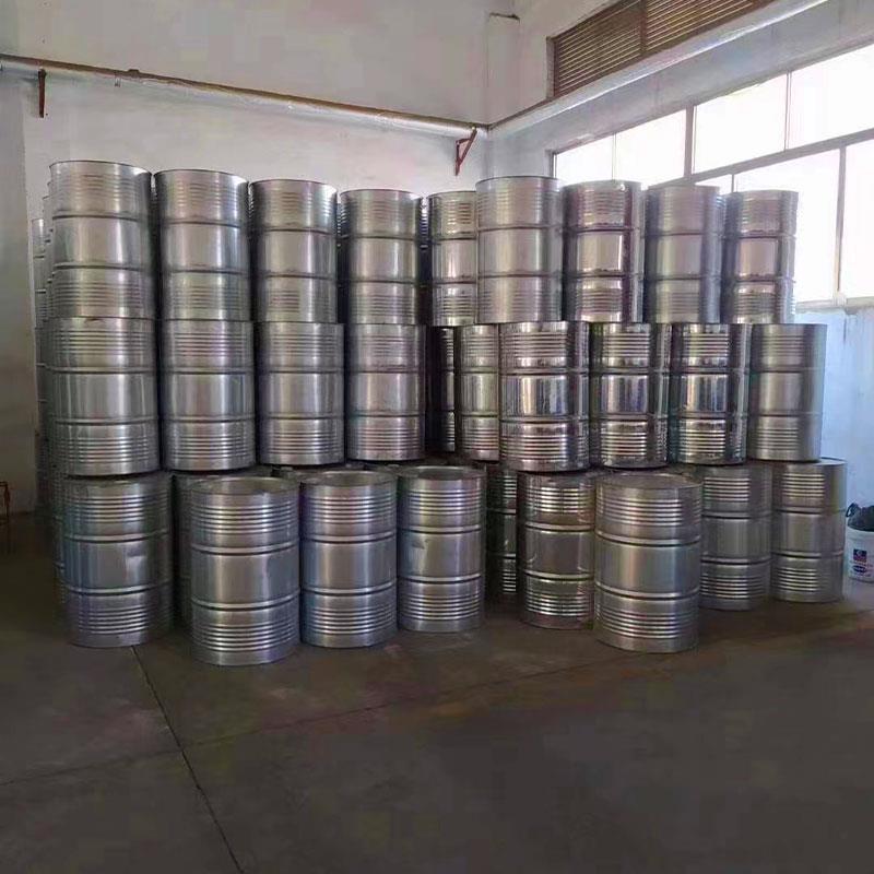 白色镀锌桶4.jpg 白色镀锌桶4.jpg