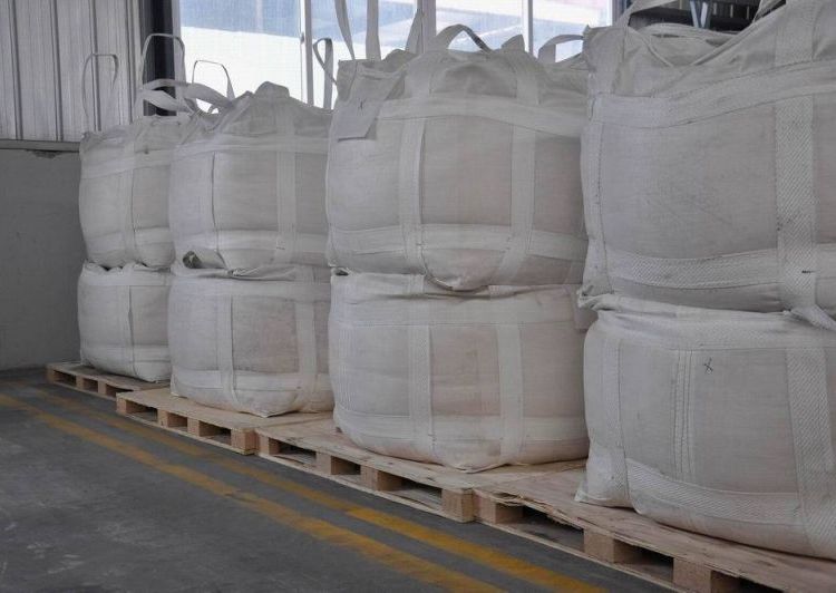 硫酸氧钒 蓝色结晶性粉末 易溶于水