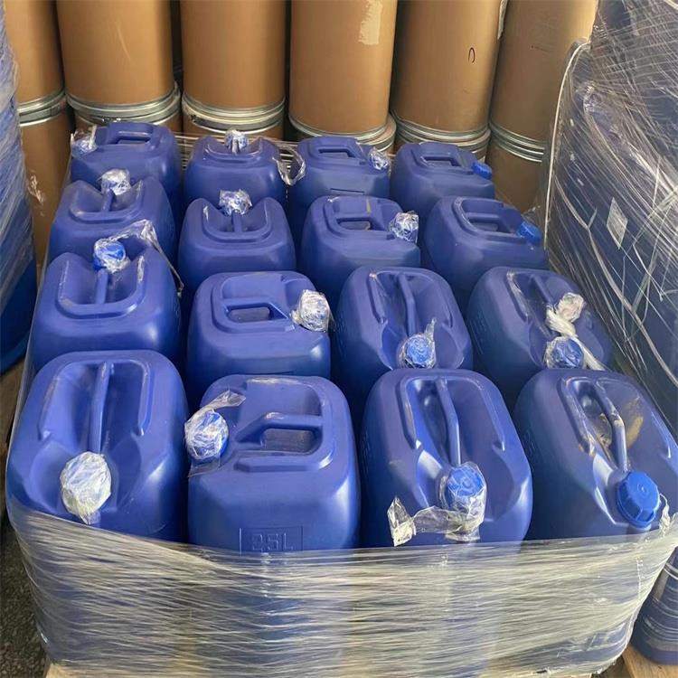 蓝小塑料桶3.jpg 蓝小塑料桶3.jpg