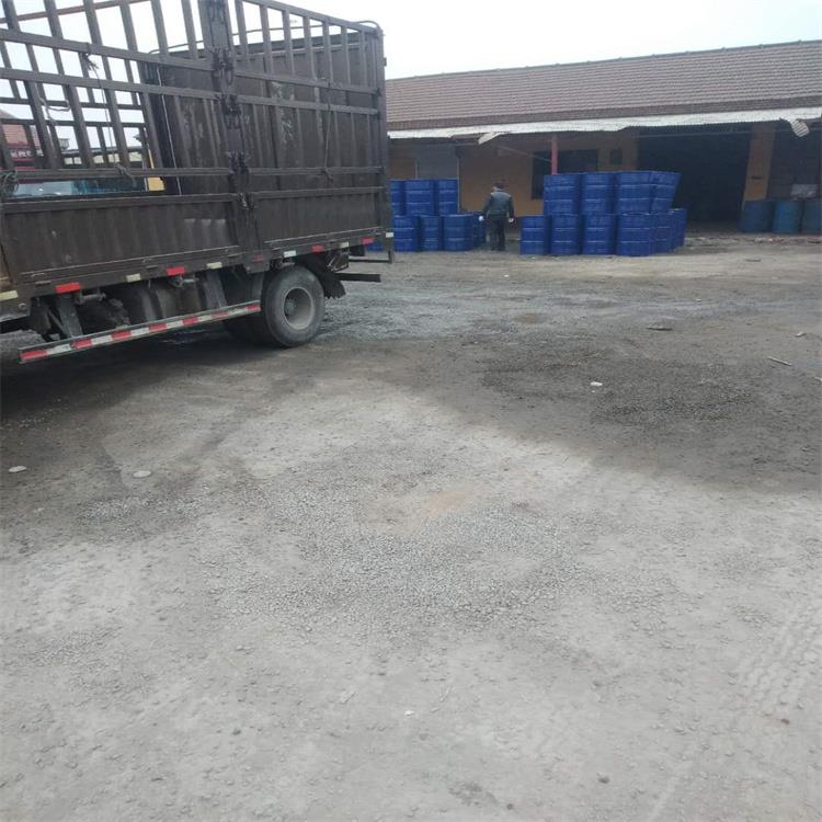 蓝色铁桶_副本.jpg 蓝色铁桶_副本.jpg