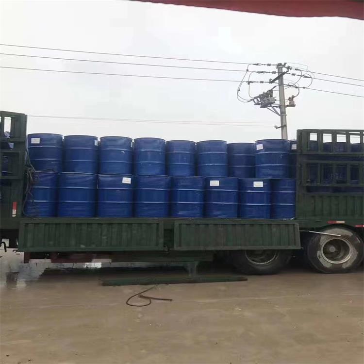 蓝色铁桶4.jpg 蓝色铁桶4.jpg