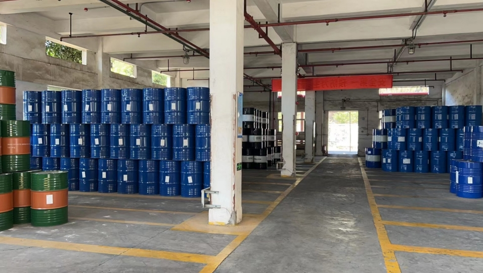 东莞市鑫洋化工D30溶剂油D30工业白油D30环保溶剂油