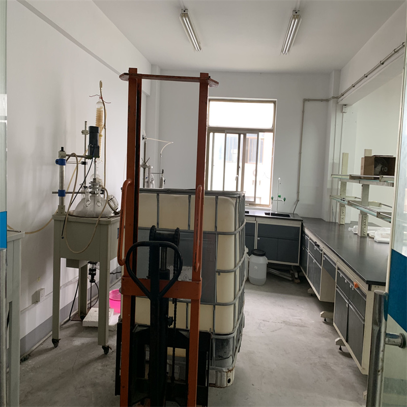 4-氨基-2-甲基可尼汀