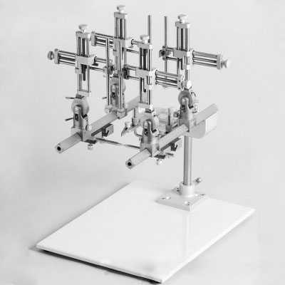 大鼠脑定位仪；小鼠脑定位仪；大鼠脑立体定位仪