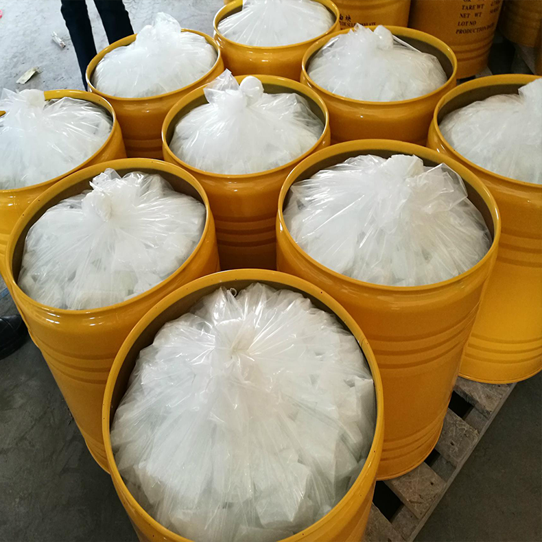 吊白块 雕白块 白色块状或结晶性粉状 次硫酸氢钠甲醛 还原剂 149-44-0