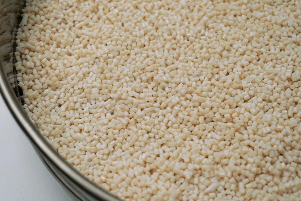 聚2,5-呋喃二甲酸丁二醇酯（PBF），面向可持续纤维与包装的下一代生物基聚酯