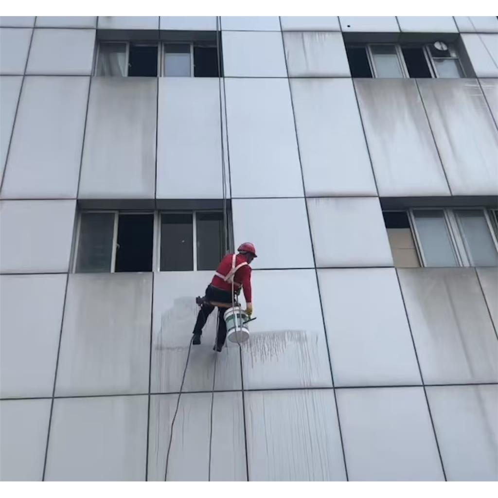 铝塑板清洗剂铝扣板玻璃清洗剂