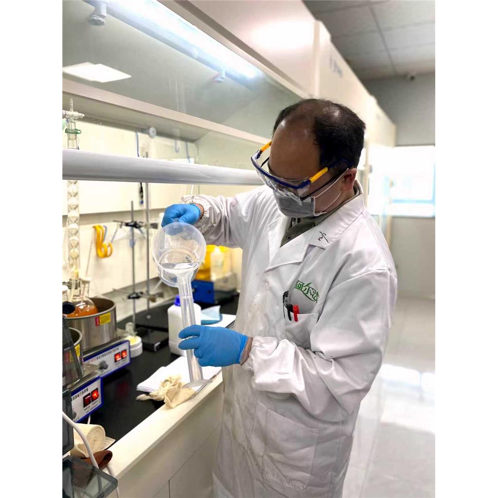 (E)-1,2-双[4-(叠氮甲基)苯基]-1,2-二苯基乙烯